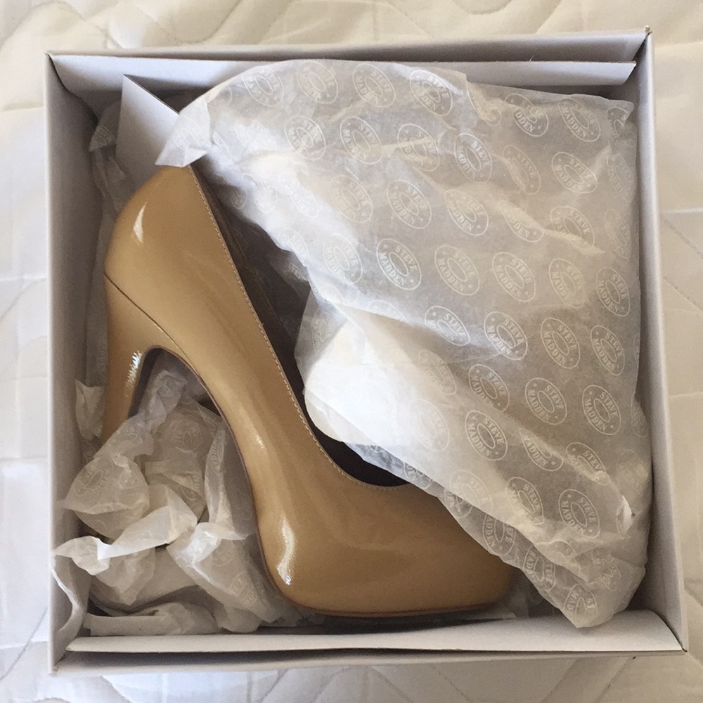 Steve Madden Nude Heels